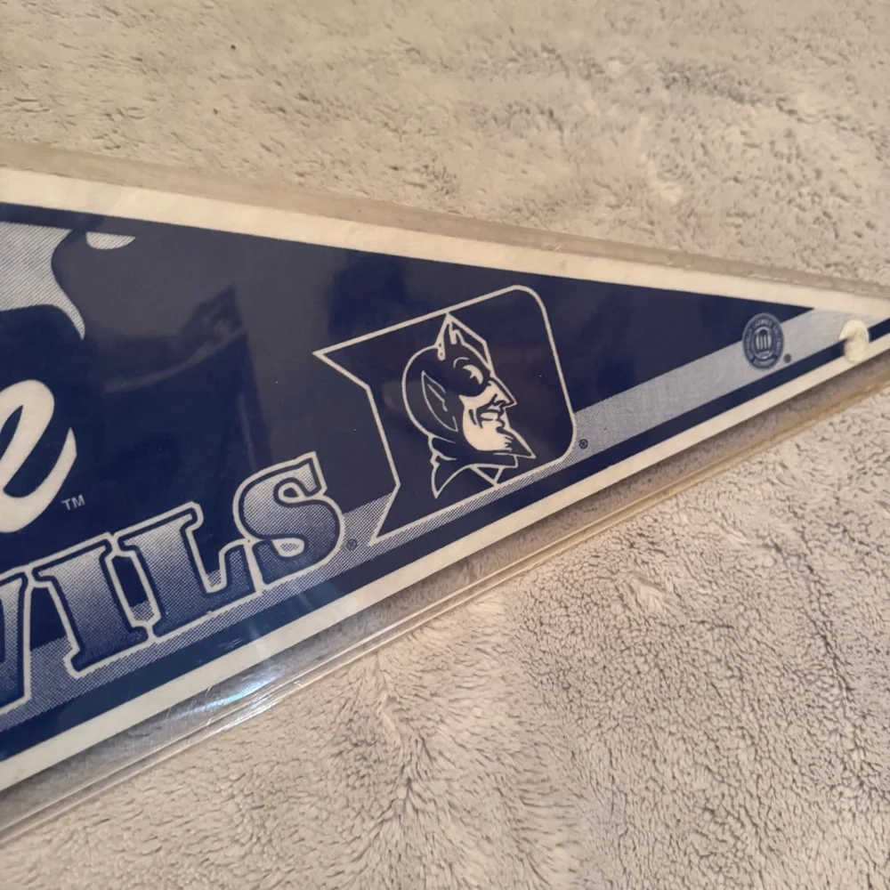 Vintage‎ Duke Blue Devils Felt Pennant NCAA College Basketball Wall Decor